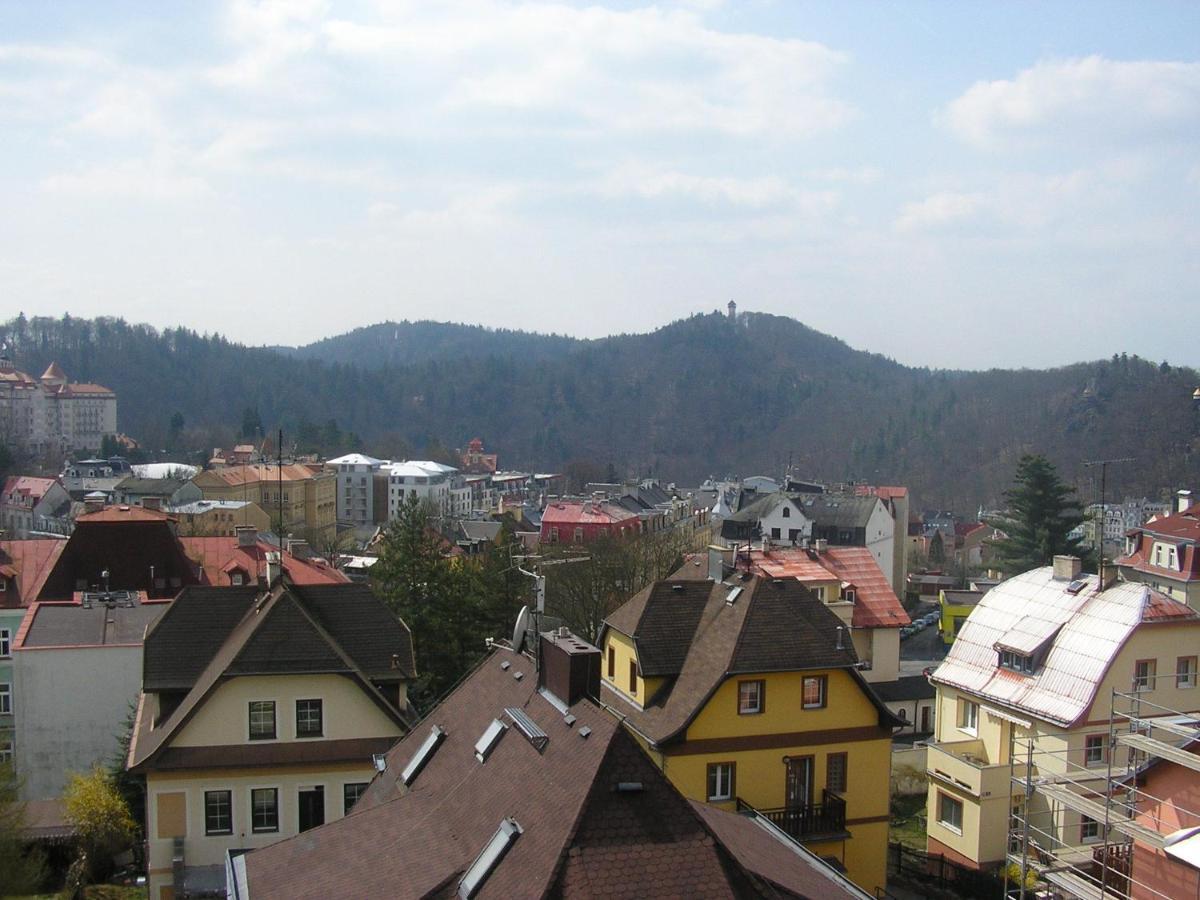 Apartments Nicol Karlovy Vary Esterno foto